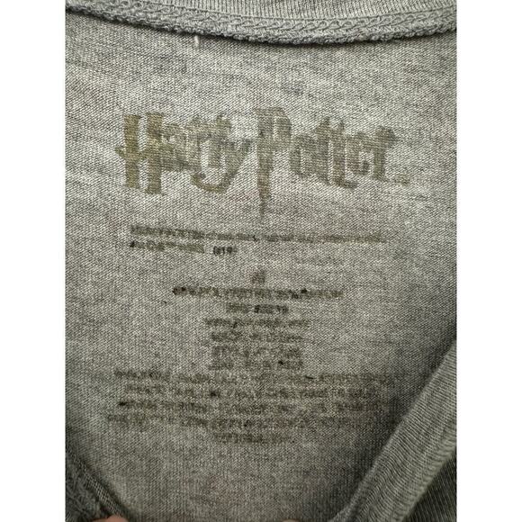 Harry Potter Gray Medium Short Sleeve Tee Iconic Symbols Gryffindor Slytherin - Picture 4 of 4